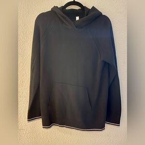 Luluemon hoodie sweater in black - size 8